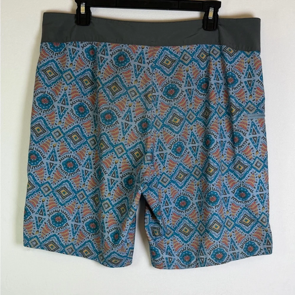 Patagonia Men Stretch Planing Geometric Print Board Performance Shorts Sz 34